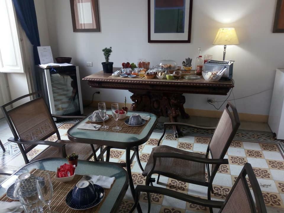 Palazzo Savona Hotel Palermo Buitenkant foto